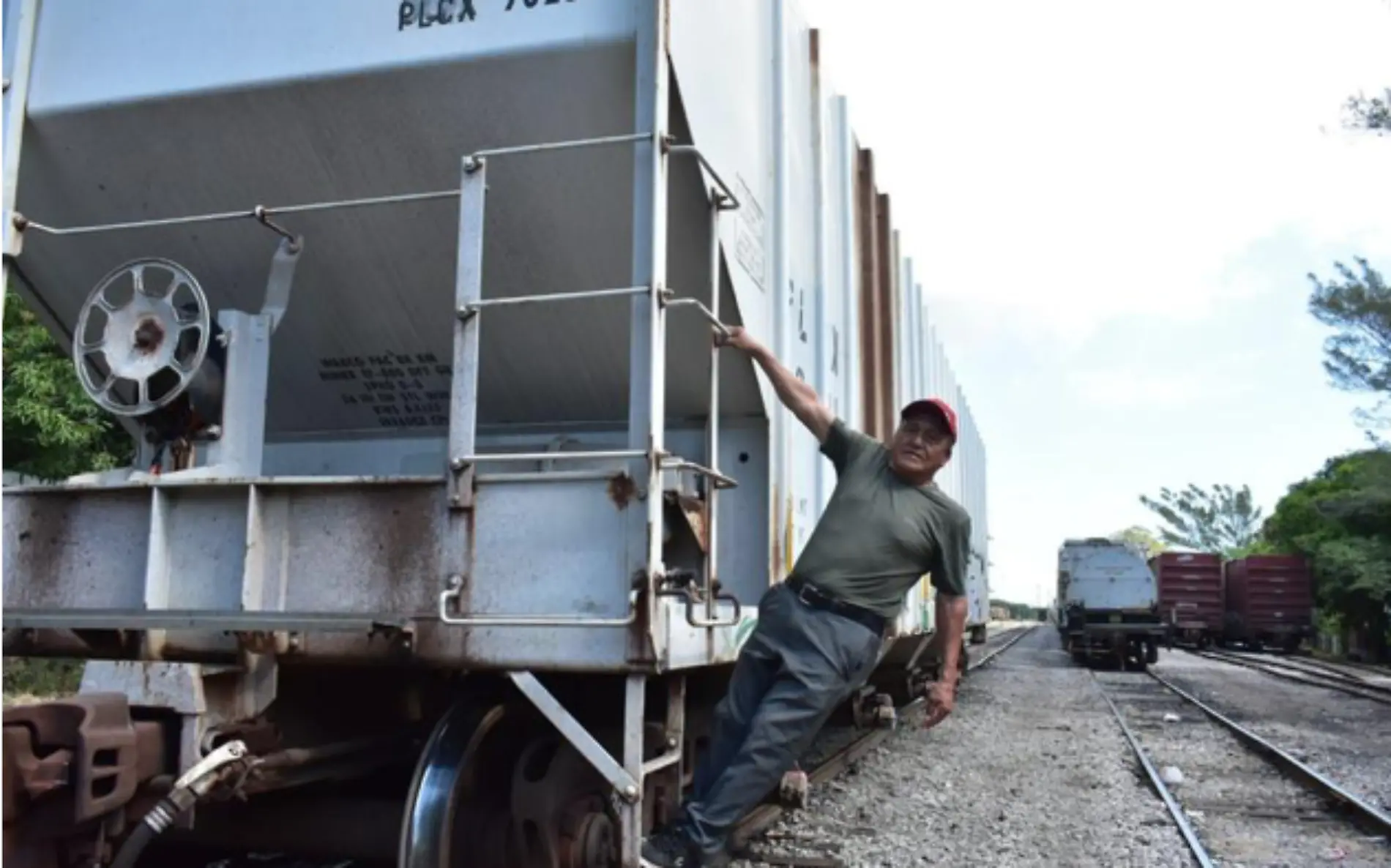 Ferrocarrileros buscan revivir tren de pasajeros